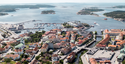 Foto på vy över Strömstad.